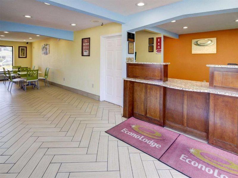 Econo Lodge At Military Circle Норфолк Екстер'єр фото