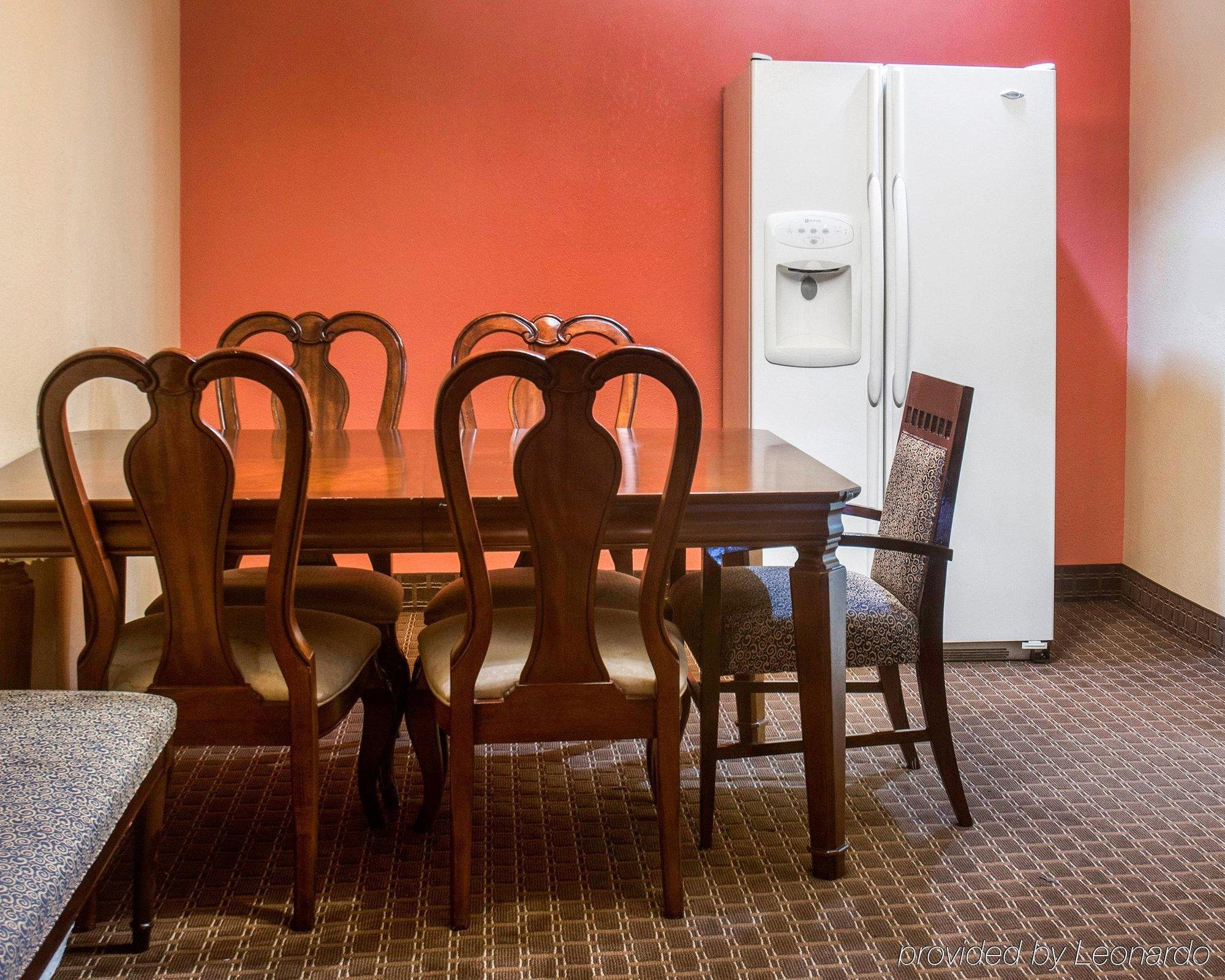Econo Lodge At Military Circle Норфолк Екстер'єр фото