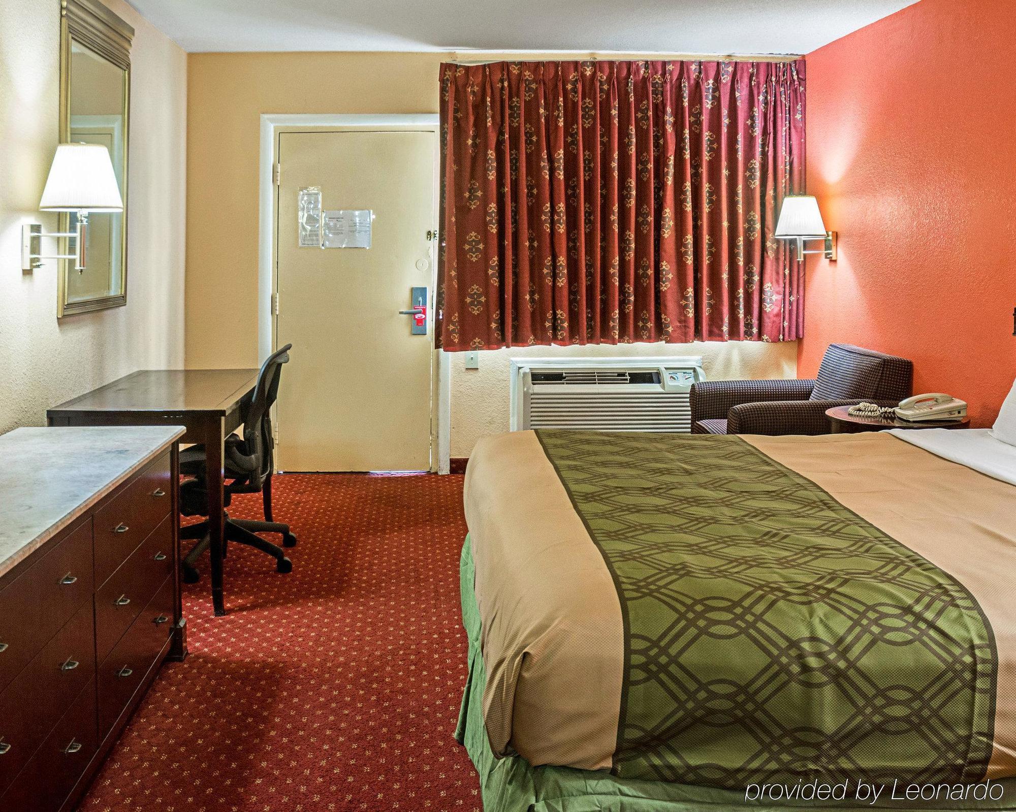 Econo Lodge At Military Circle Норфолк Екстер'єр фото