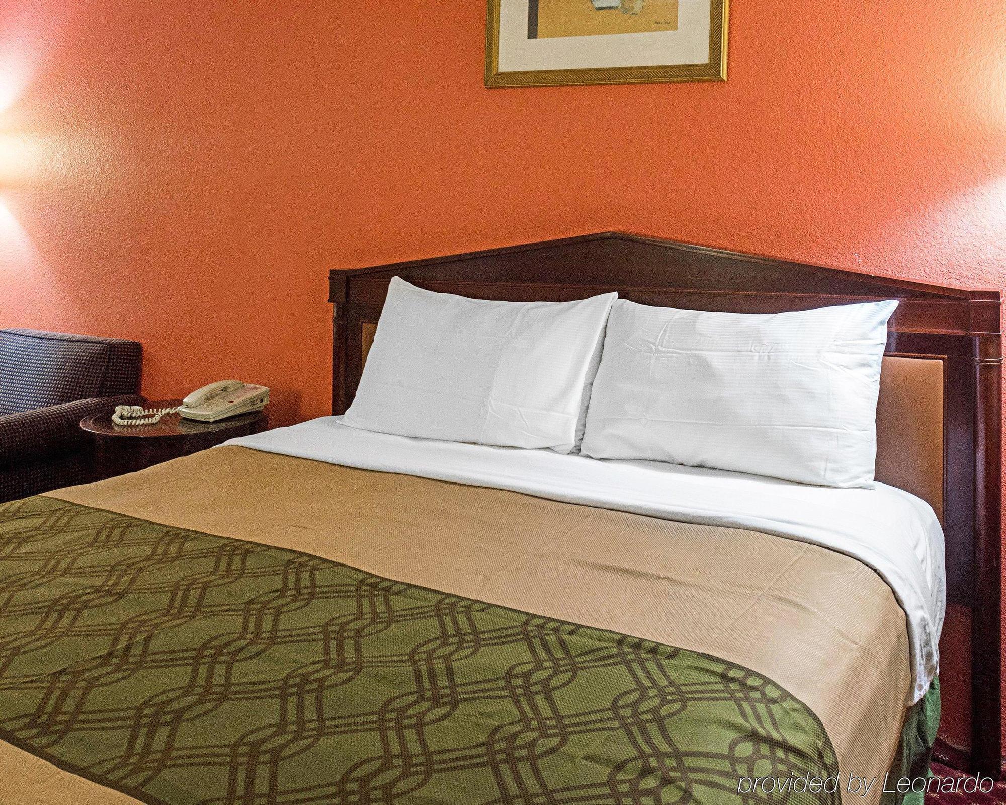 Econo Lodge At Military Circle Норфолк Екстер'єр фото
