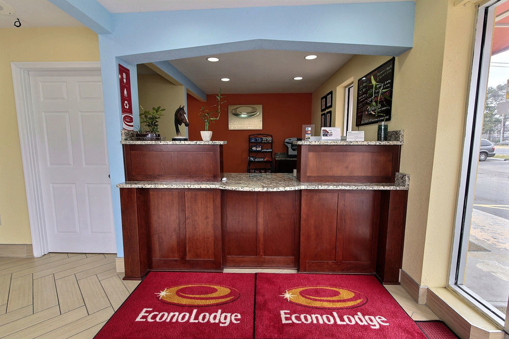 Econo Lodge At Military Circle Норфолк Екстер'єр фото