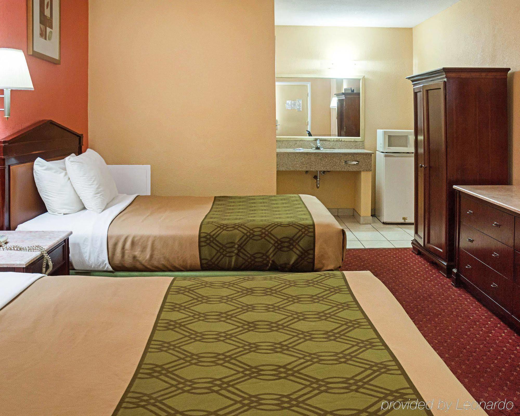 Econo Lodge At Military Circle Норфолк Екстер'єр фото