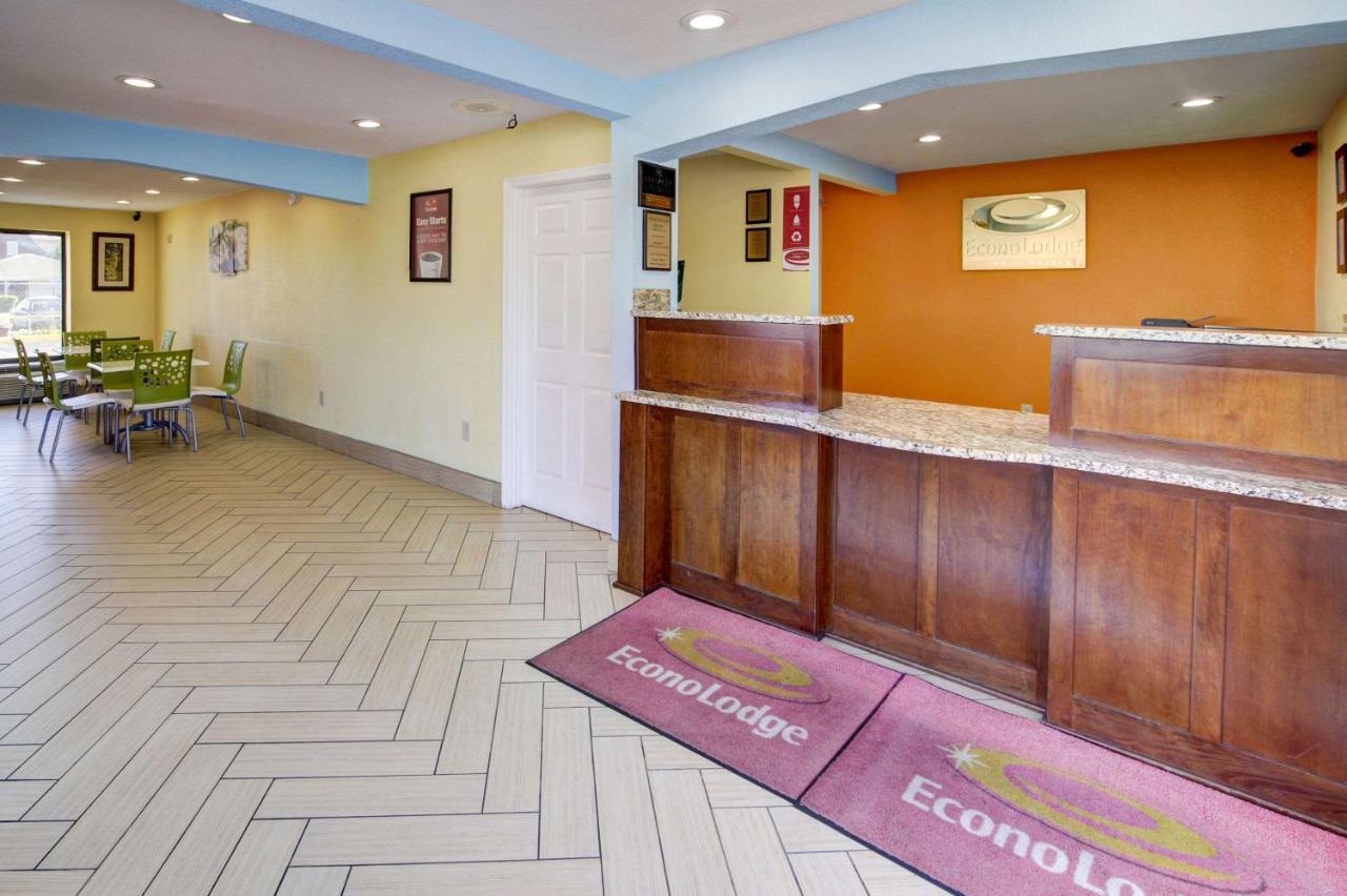 Econo Lodge At Military Circle Норфолк Екстер'єр фото