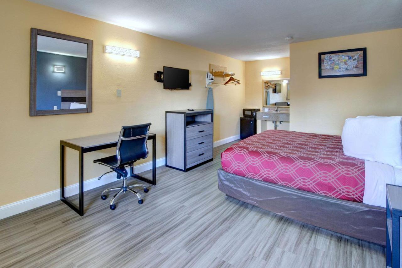 Econo Lodge At Military Circle Норфолк Екстер'єр фото